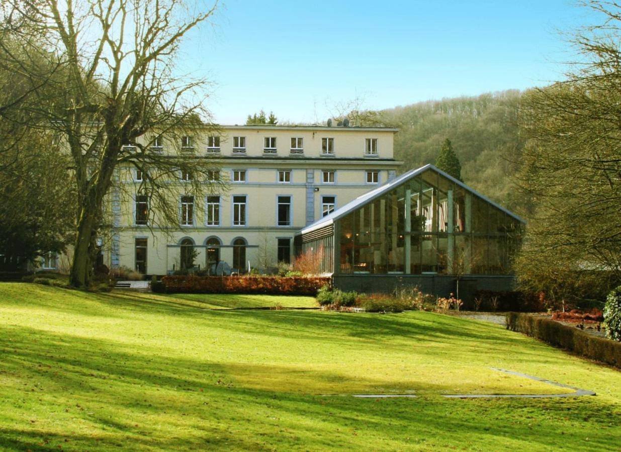 Castel de Pont-a-Lesse in Dinant, Région de Namur