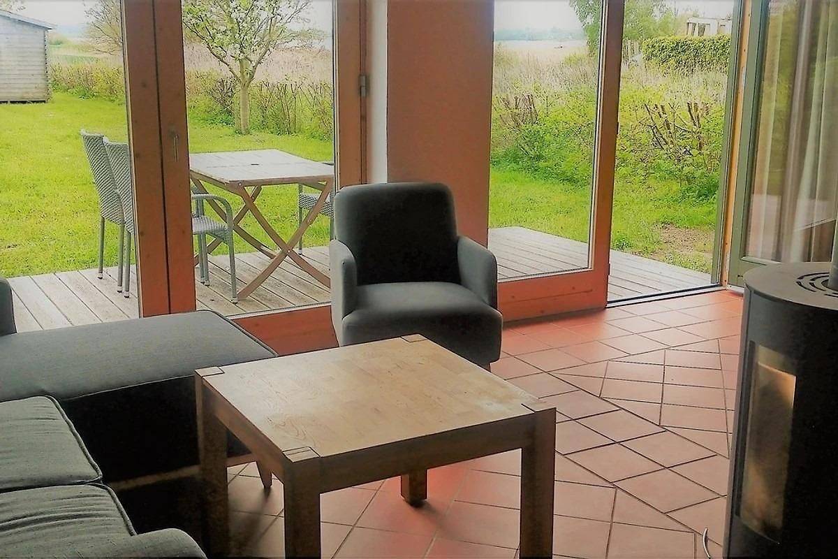 Ferienhaus "Boddenidyll" für 4 Erwachsene, 1 Kind und 2 Hunde. in Groß Schoritz, Garz/Rügen