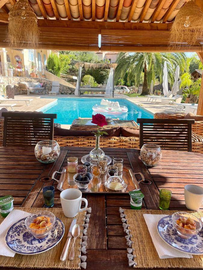 Chambre d’hôte pour 2 personnes, avec jardin ainsi que vue et piscine à Le Rouret - 3