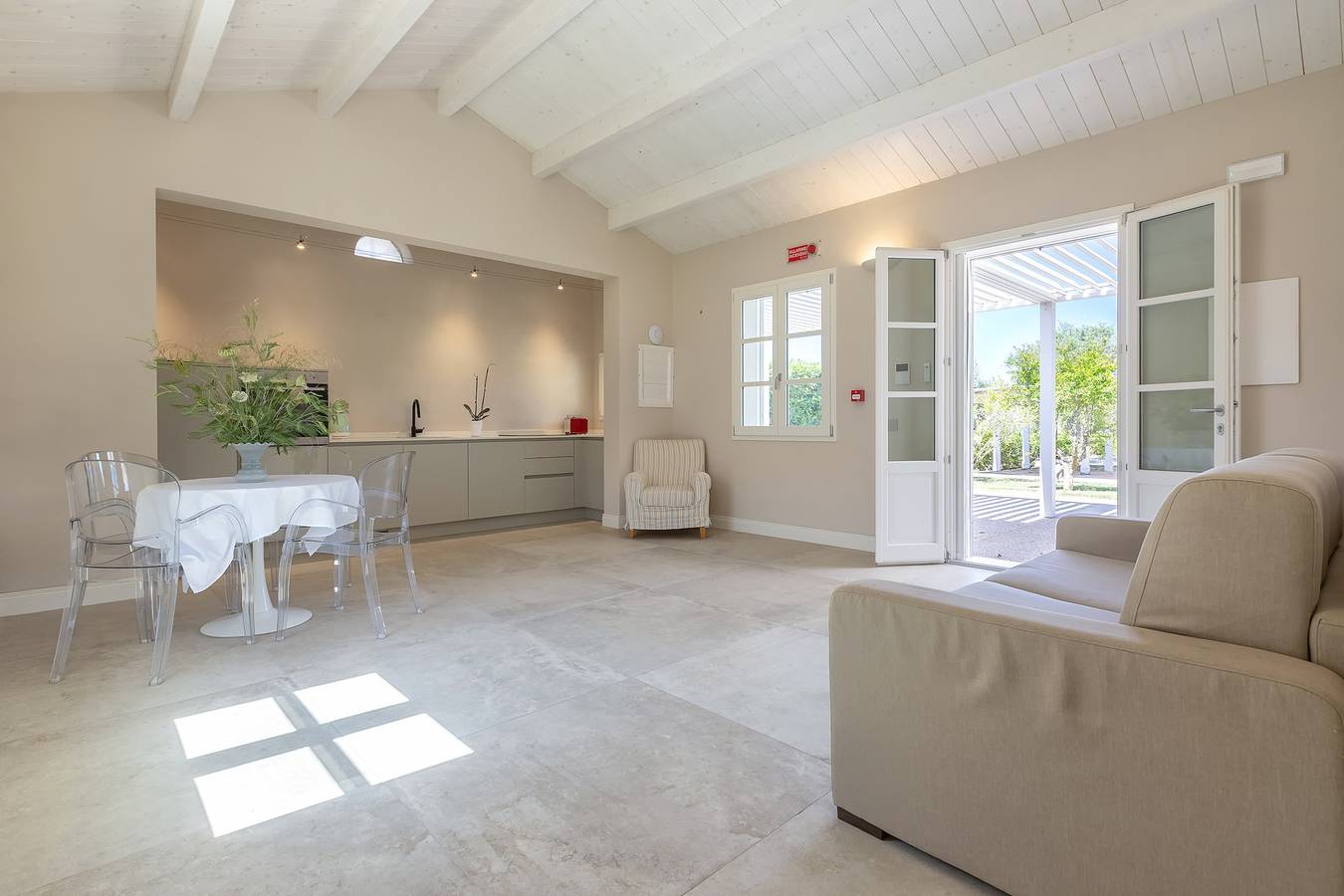 Villa 'Dimora Sella - Alice' with Shared Pool, Wi-Fi and Air Conditioning in Alghero, Sassari Province