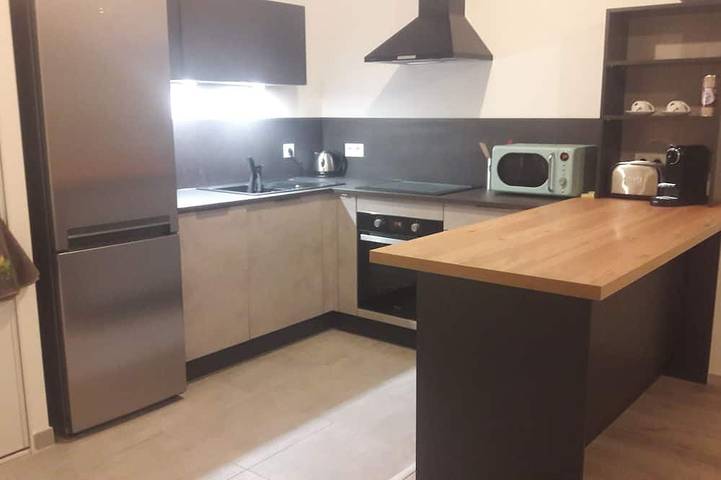 Entire apartment, Appartement salon cuisine chambre jardin. Sécurisé. Neuf. hygiène +++ in La Roche-sur-Foron, Bonneville region