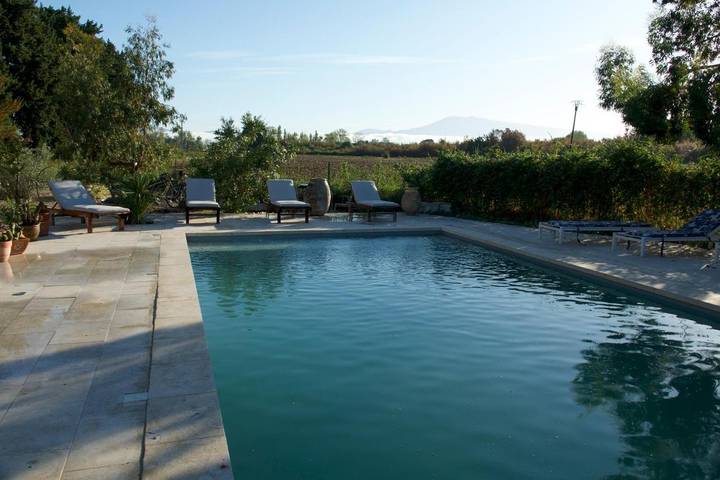 Chambre d’hôte pour 4 personnes, avec Terrasse et Jardin ainsi que Piscine et Vue à Bédarrides