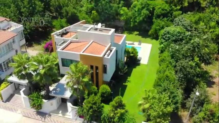 Villa für 8 Personen, mit Ausblick und Pool sowie Sauna und Garten - 1