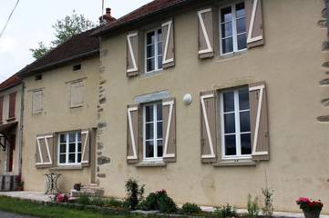 Cottage pour 2 personnes, avec terrasse à Chouvigny