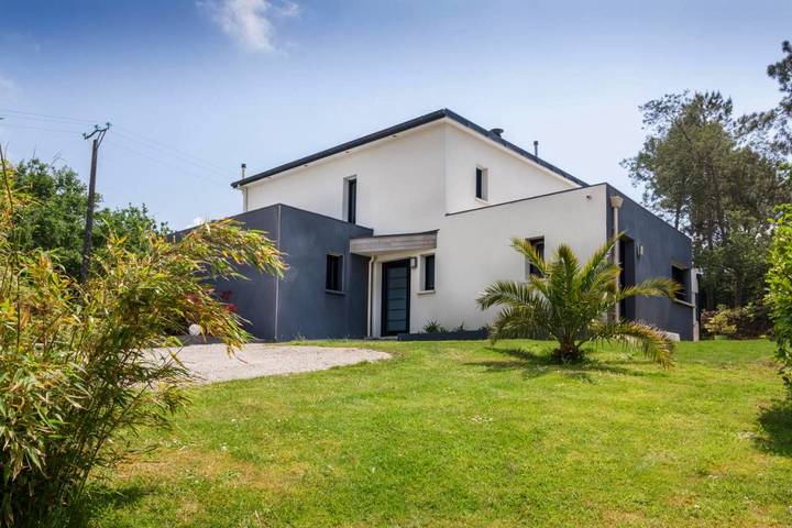 Location de vacances pour 12 personnes, avec vue et jardin, adapté aux familles à Landévennec - 2