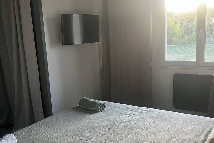 Gîte pour 2 personnes, animaux acceptés à Châteauneuf-le-Rouge - 3