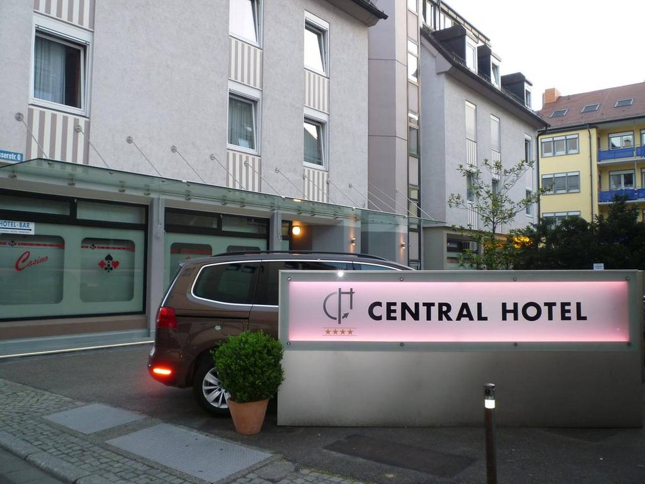 Central Hotel - Economy Einzelzimmer mit Dusche und Wc in Altstadt (Freiburg), Freiburg