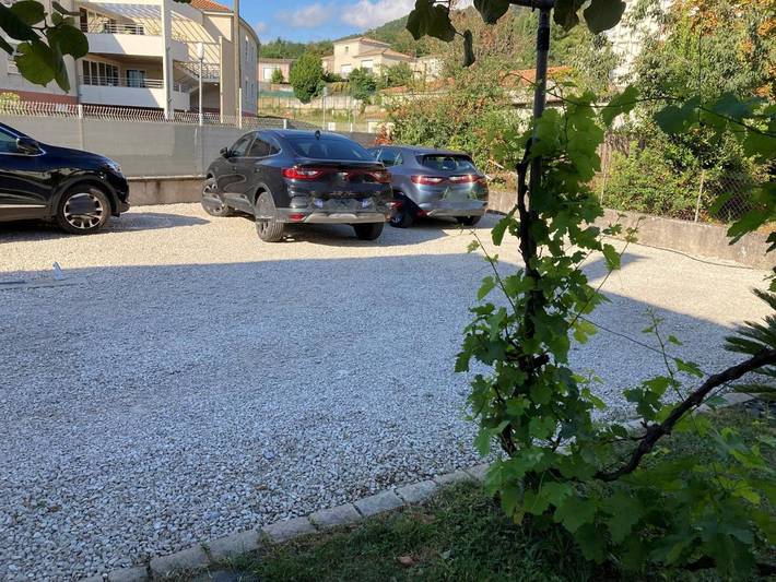 Gîte pour 6 personnes, avec vue ainsi que jardin et piscine, animaux acceptés à La Voulte-sur-Rhône - 2