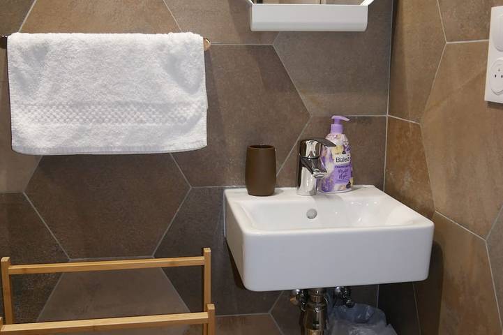 Entire apartment, Just 10 minutes from the town center, this cocooning studio is sure to make your stay a pleasant one! in Mulhouse, Mulhouse region