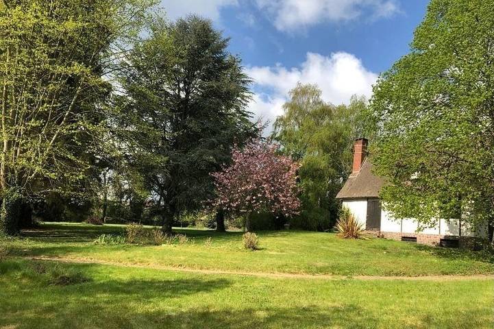 Location de vacances pour 6 personnes, animaux acceptés à Saint-Pierre-de-Cormeilles