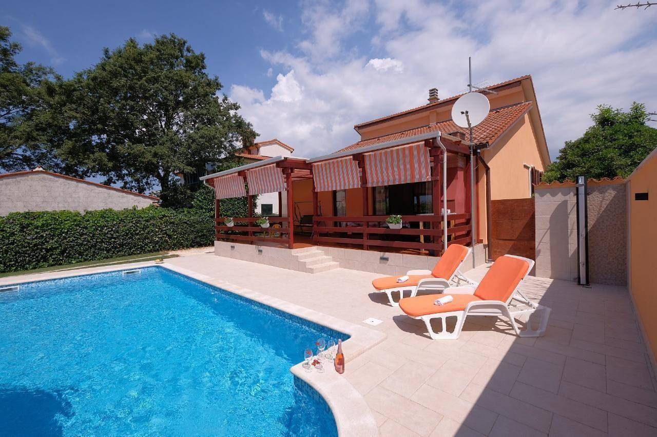 Ferienhaus für 8 Personen mit Garten in Sisan, Südküste Istrien