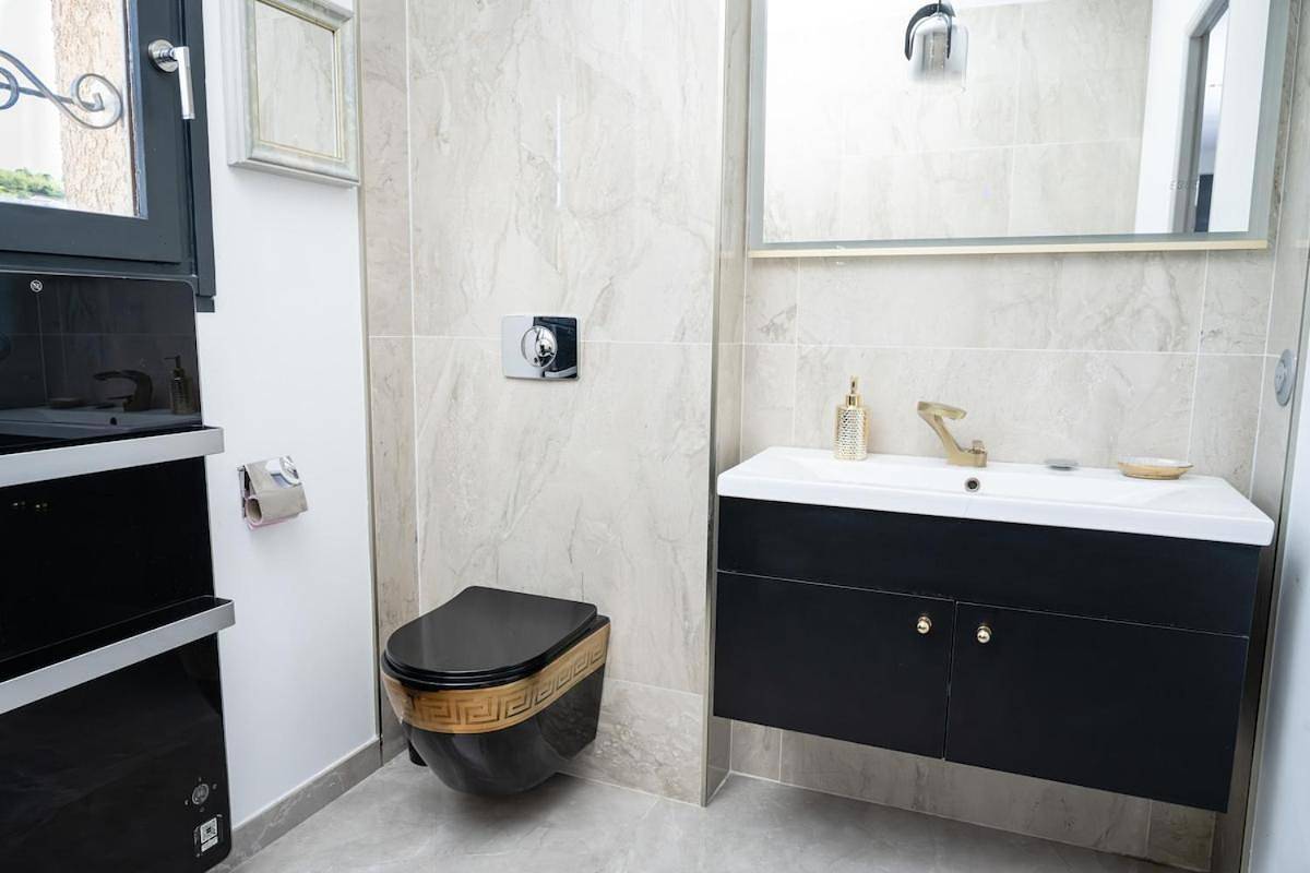 Appartement entier, One-Bedroom Apartment in La Boisse, Ain