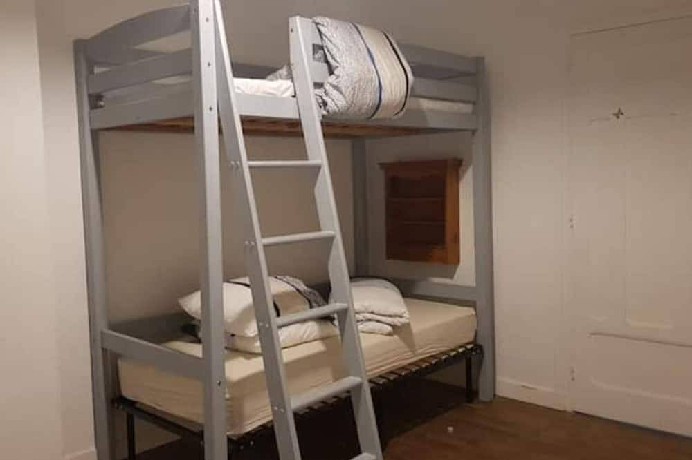 Gite De Groupe 6 Chambres + Mezzanine - Semaine/we in L'Aiguillon-sur-Mer, Fontenay-le-Comte