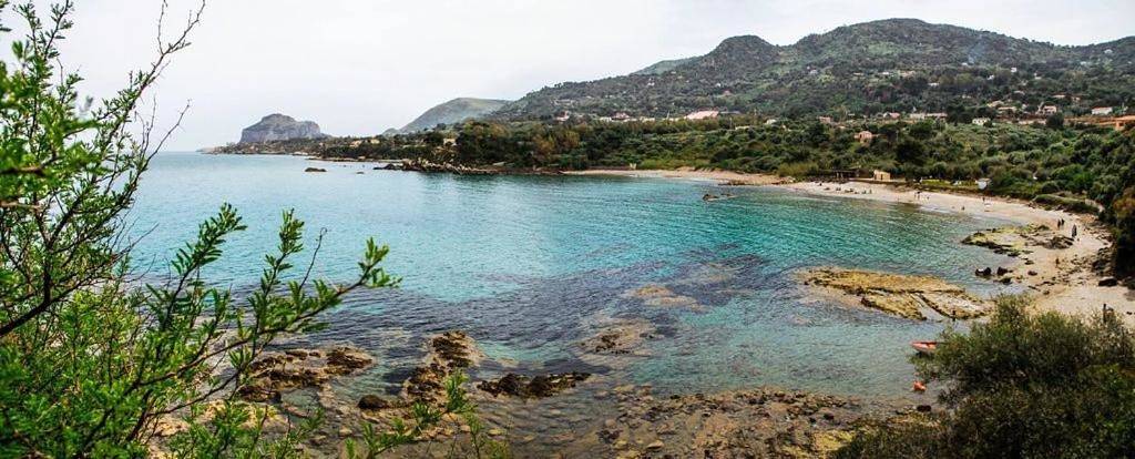 Appartamento per 4 persone, con terrazza e giardino nonché panorama in Mazzaforno