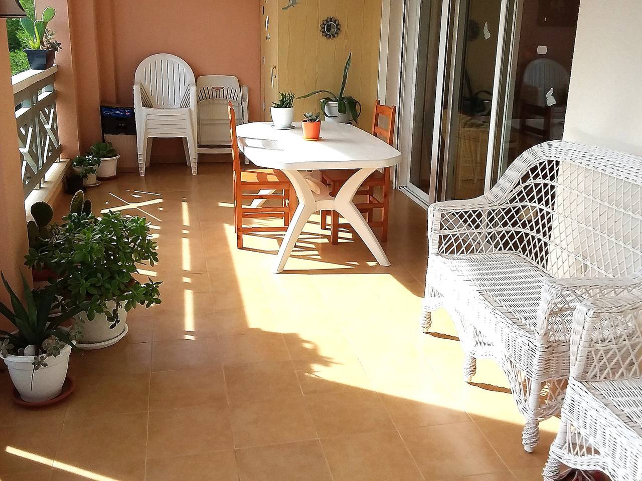 Entire apartment, Bright Apartment in Peñiscola for 6 with Pool and Ac in Peñiscola, Costa del Azahar