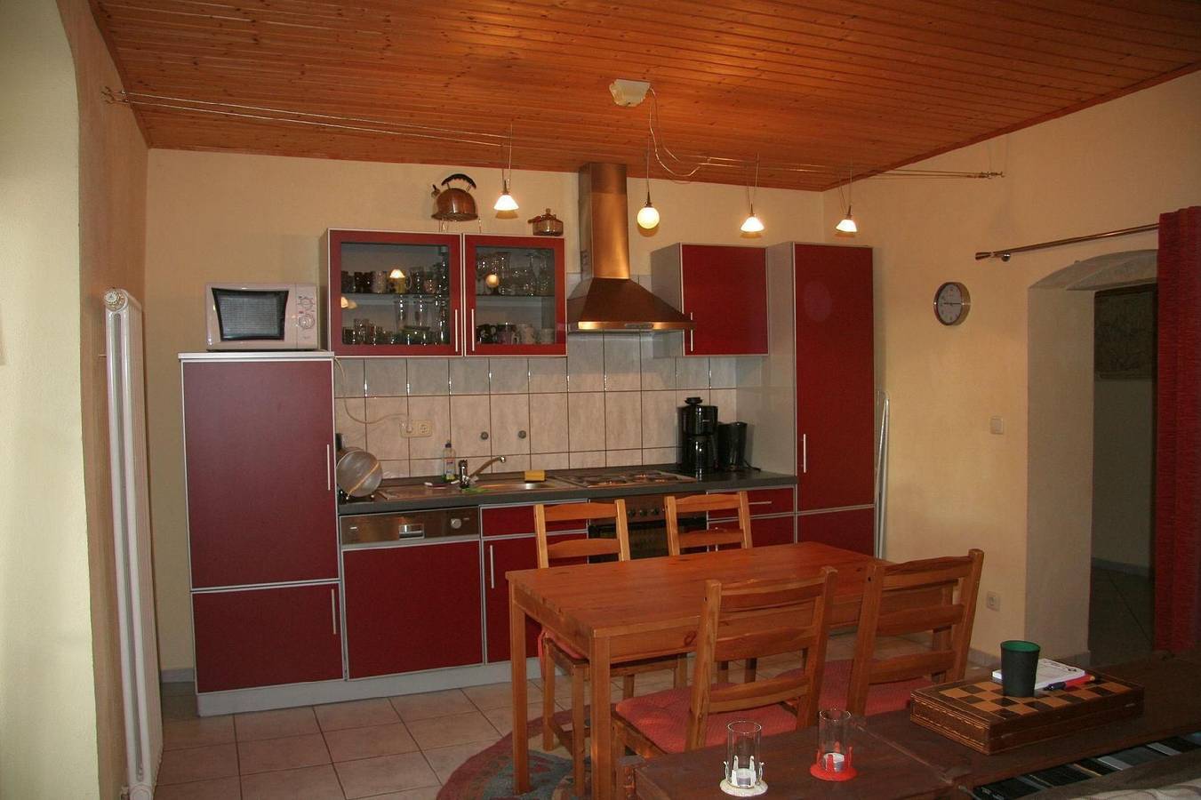 Ganze Ferienwohnung, Ferienwohnung im sanierten Fachwerkhof mit Terrasse und Pool nah an Dresden in Müglitztal, Osterzgebirge