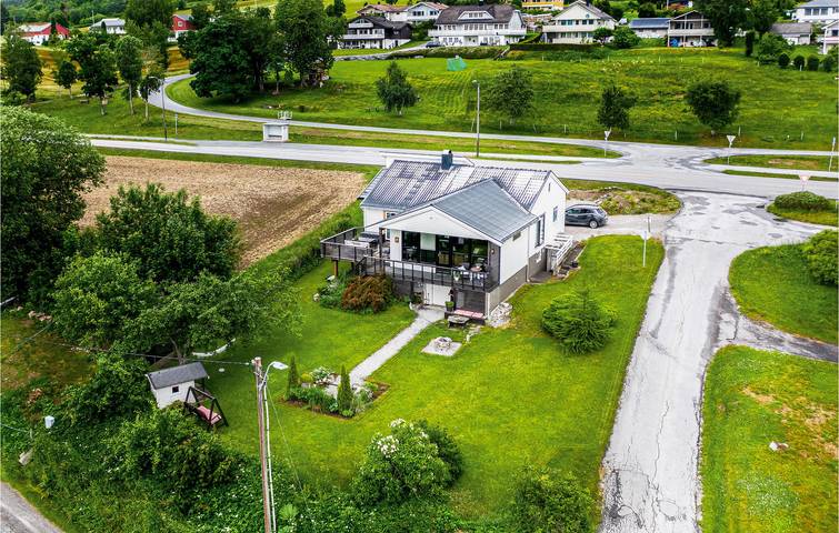 Ferienhaus für 5 Personen mit Terrasse in Vestnes, Nördliches Fjordnorwegen