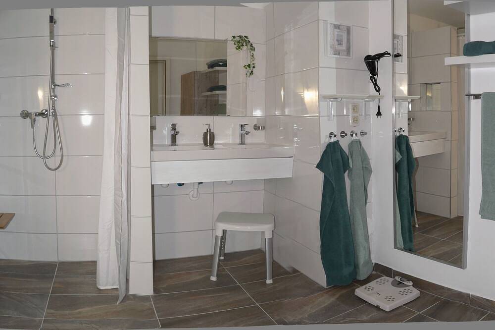 Ganze Wohnung, \"Lieblingsplatz\" Gemütliche Ferienwohnung, behindertengerecht in Quern, Steinbergkirche