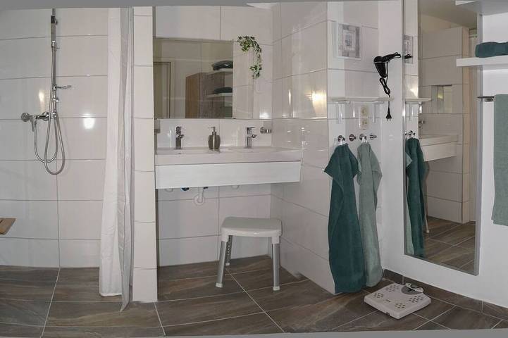 Ganze Wohnung, \"Lieblingsplatz\" Gemütliche Ferienwohnung, behindertengerecht in Quern, Steinbergkirche