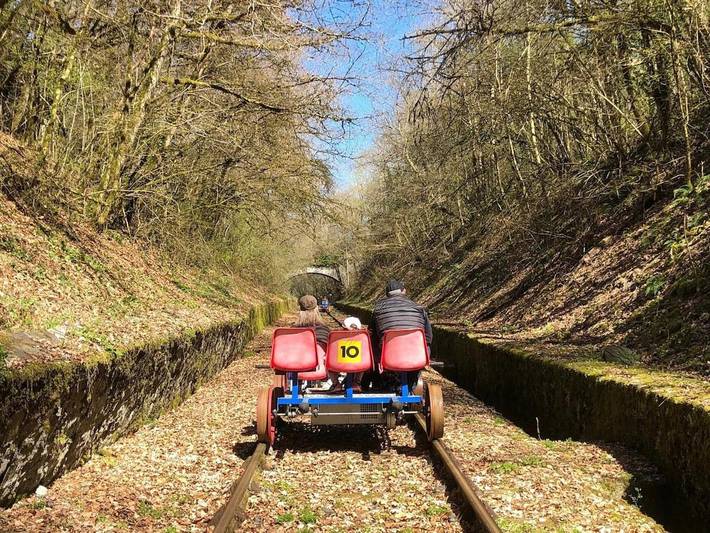 Location de vacances pour 6 personnes, avec terrasse ainsi que vue et piscine à Rouffiac (Auvergne) - 4