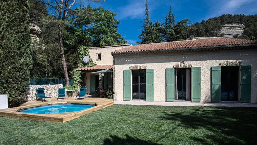 Gîte pour 7 personnes, avec Terrasse ainsi que Jardin et Piscine à Fontaine-de-Vaucluse - 3
