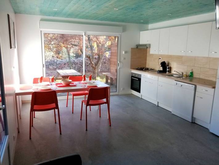Gîte pour 4 personnes, avec piscine ainsi que terrasse et jardin, animaux acceptés à Les Vans - 4