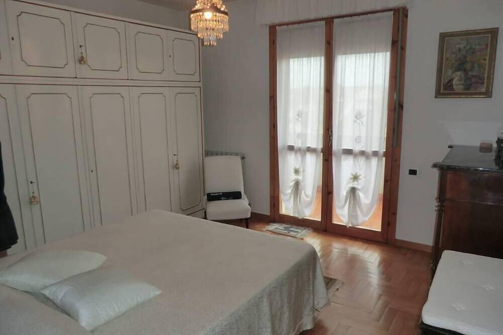 Ganze Wohnung, Panorama-Wohnung (Penthouse) 10 Km San Gimignano in Certaldo, Chianti