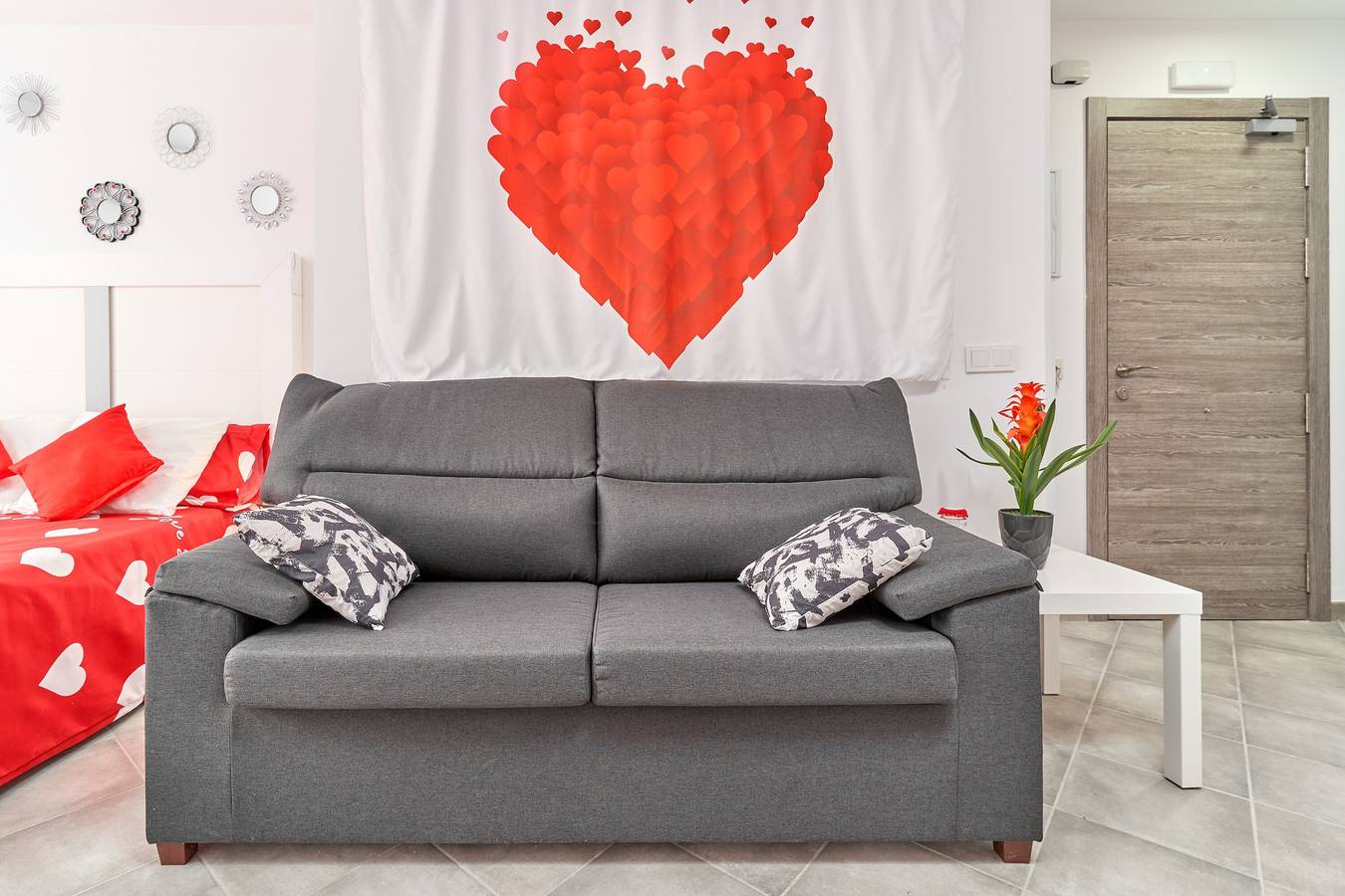 Entire studio, Studio Apartment "Nerja Boutique Beauty 204" with Shared Pool & Wi-Fi in Nerja Centre, Nerja