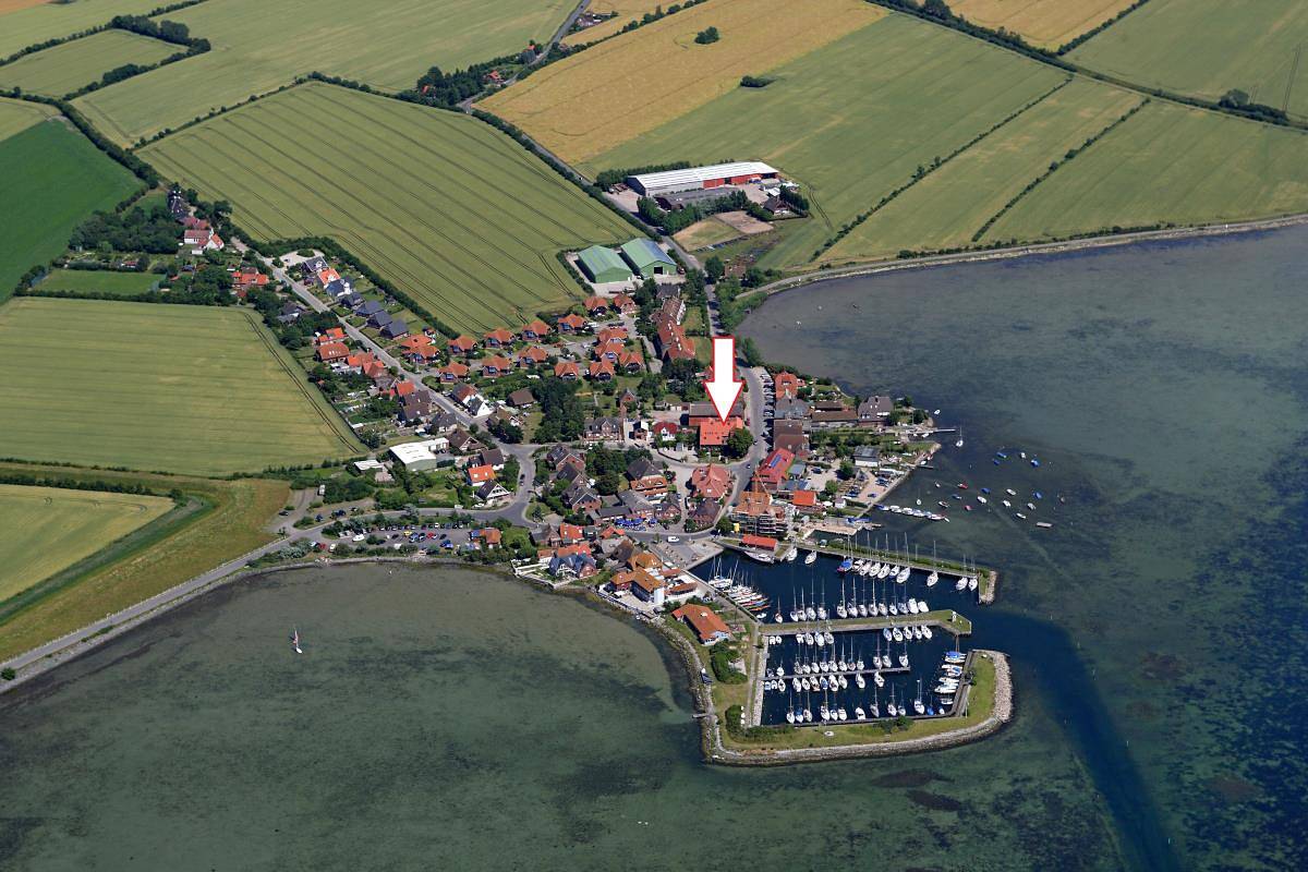 Entire apartment, Holiday apartment for 2 people in West Fehmarn, Lemkenhafen