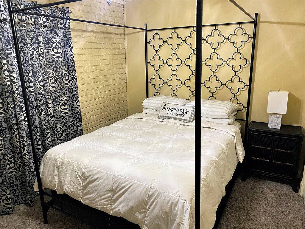 Ganze Wohnung, Cool und vielseitig Eigentumswohnung in Perfect Downtown Spot Minuten zu Lsu in Baton Rouge, East Baton Rouge Parish