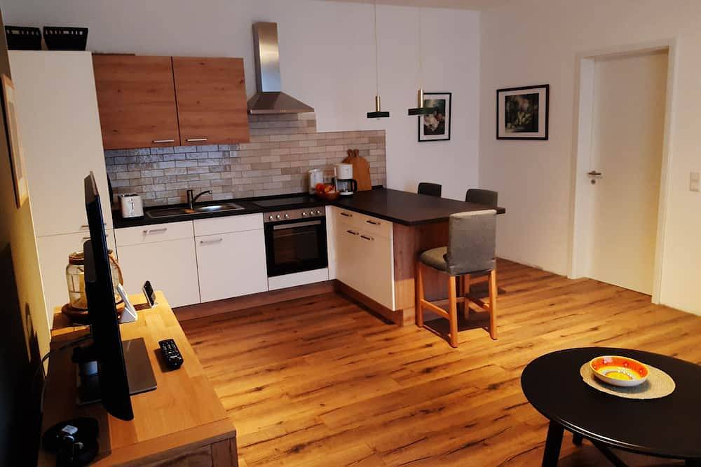 Ganze Wohnung, Freundliche, neu eingerichtete Ferienwohnung  mit guter Verkehrsanbindung! in Hatten, Naturpark Wildeshauser Geest