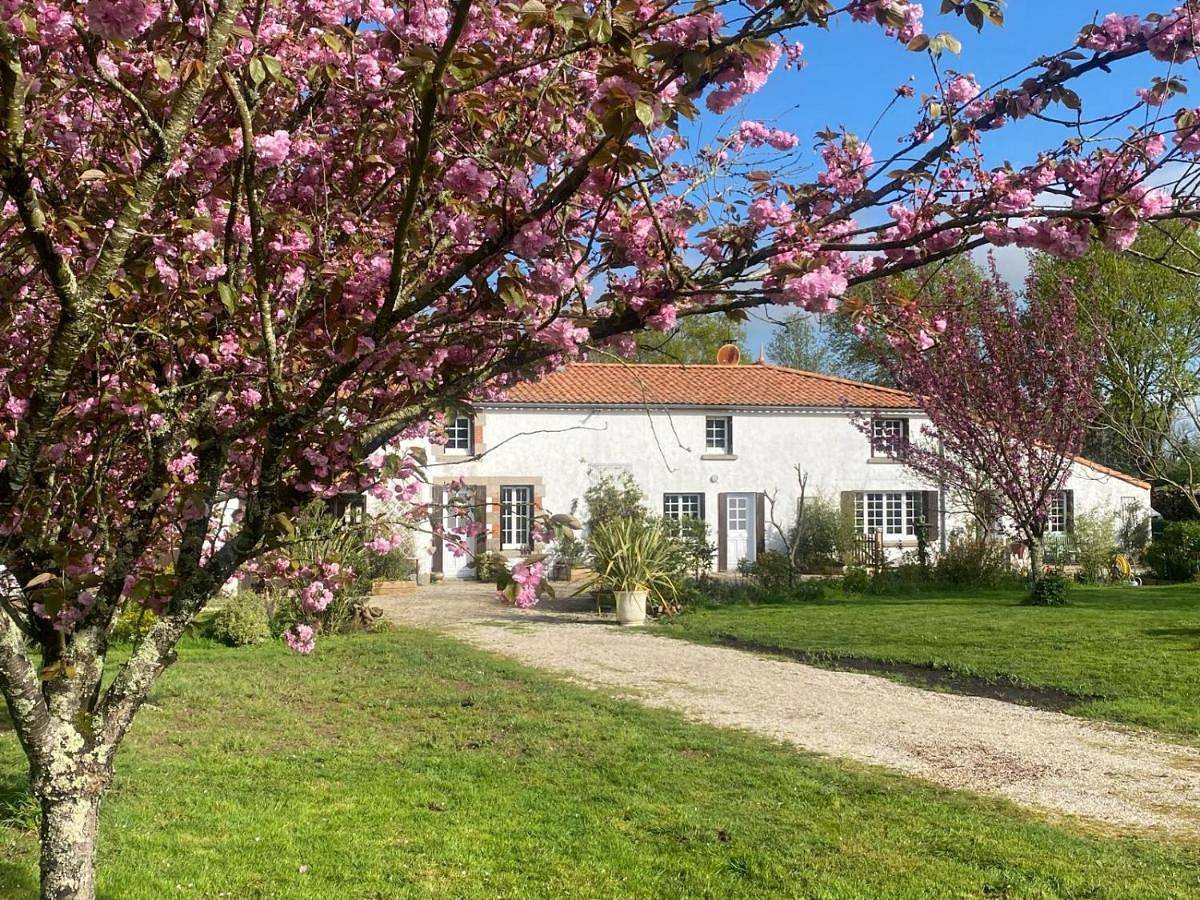 Appartement de vacances entier, Double Room with Garden View in Chaillé-sous-les-Ormeaux, Région de La Roche-sur-Yon