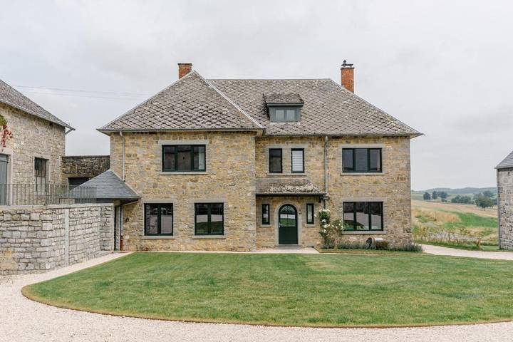 Location de vacances pour 15 personnes, avec sauna et vue ainsi que piscine et jardin à Ciney - 2