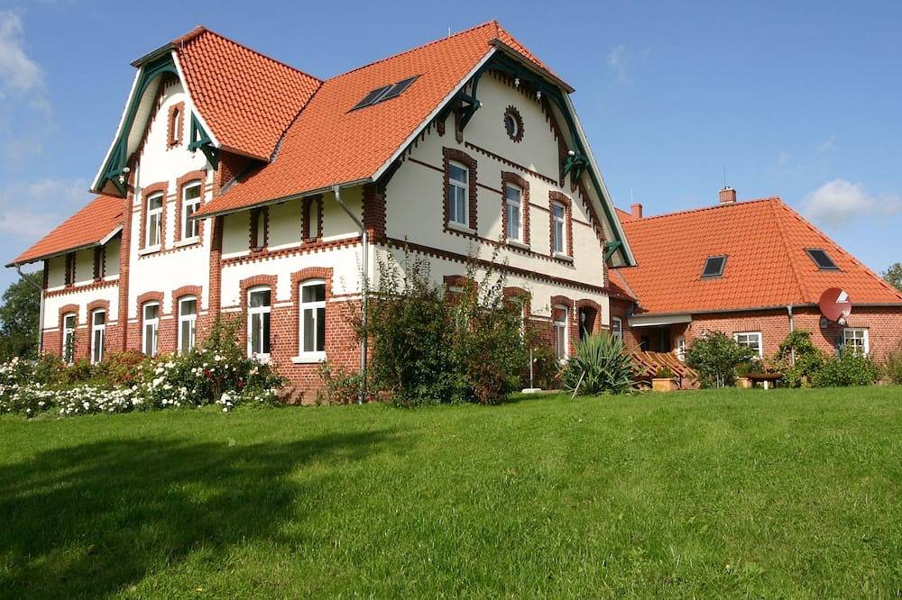 Jugendstilhaus im Landhaus Elbwiesen in Krusendorf (Amt Neuhaus), Amt Neuhaus