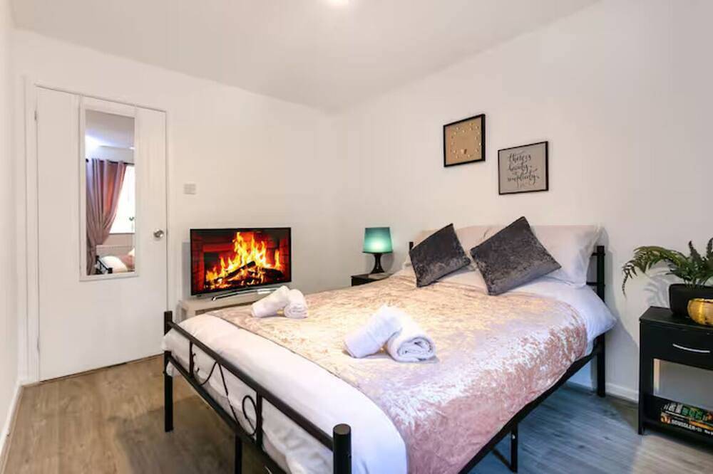 Modern 2-Bed Stay with Garden & Parking - Pass the Keys in Nottingham, East Midlands