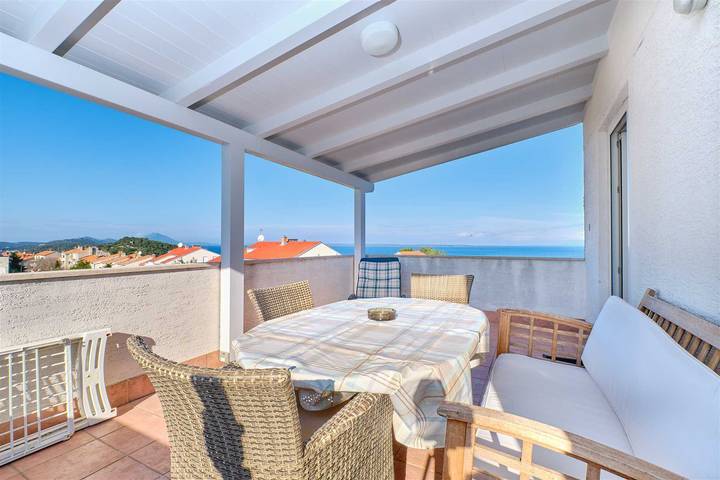 Ferienwohnung für 4 Personen, mit Balkon und Terrasse in Mali Lošinj
