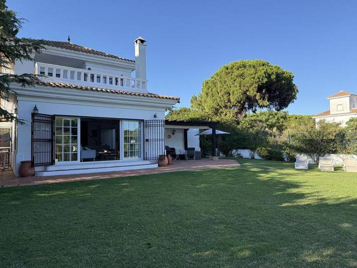 Chalet para 10 personas, con Balcón y Terraza además de Jardín y Piscina en Huelva - 3