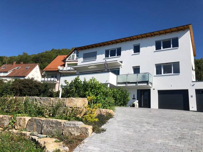 Ferienwohnung für 3 Personen, mit Terrasse und Garten sowie Ausblick in Göppingen