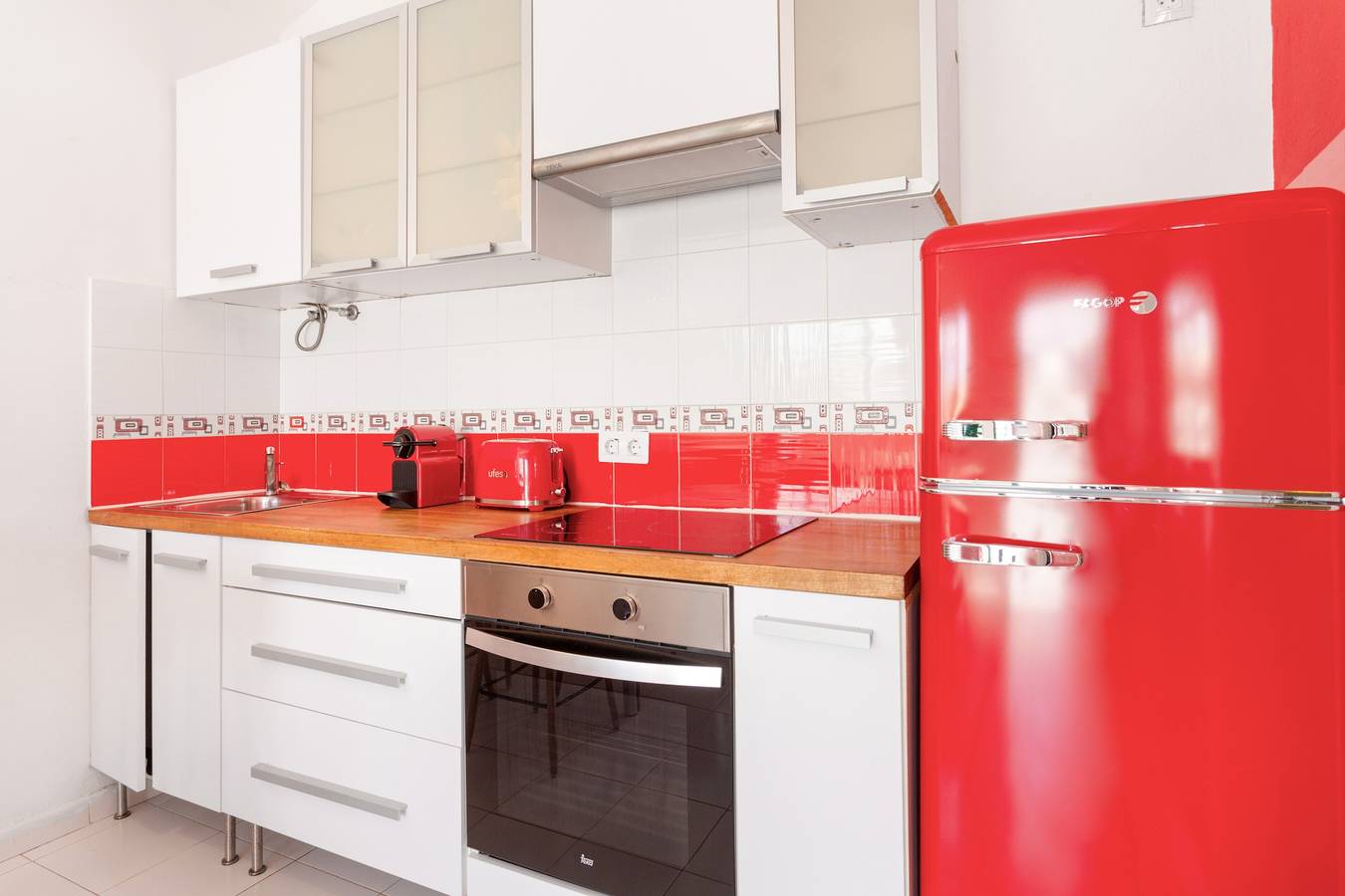 Entire apartment, Vacation Apartment 'Cotillo Lagoons' with Sea View, Private Terrace and Wi-Fi in El Cotillo, La Oliva