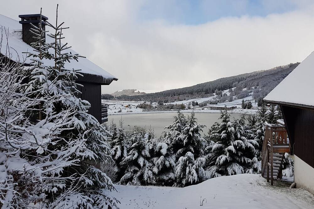 Geheel appartement, Comfortable apartment 6 people -------------------- in Super Besse, Besse-et-Saint-Anastaise