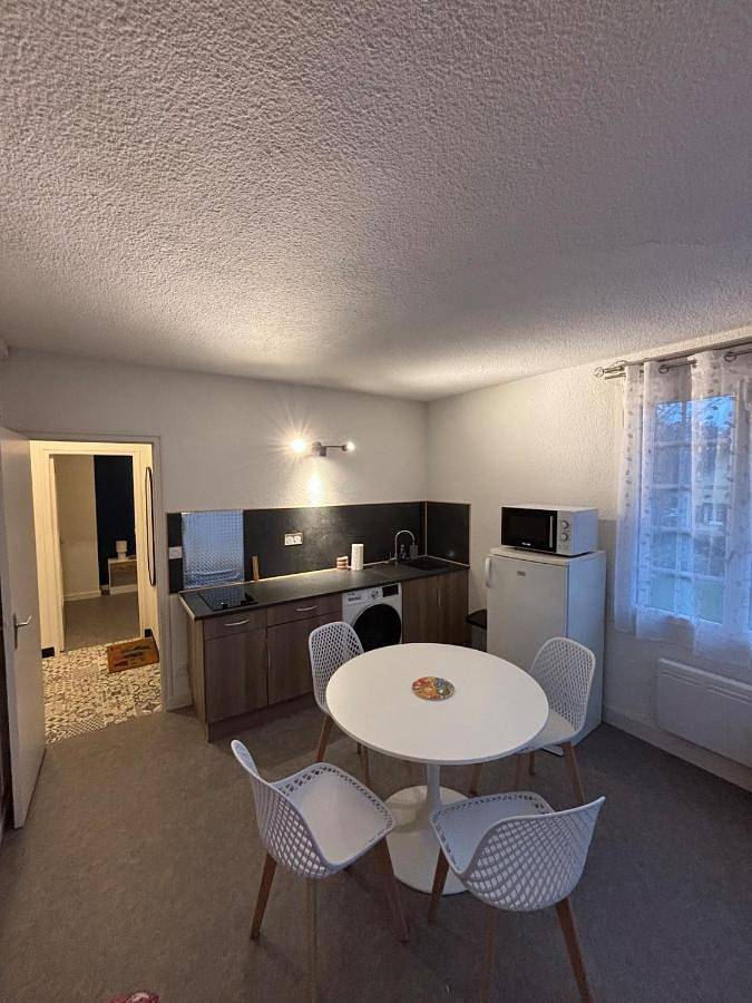 Gîte pour 4 personnes, avec balcon et vue dans Thermes de Bagnoles de l'Orne - 2