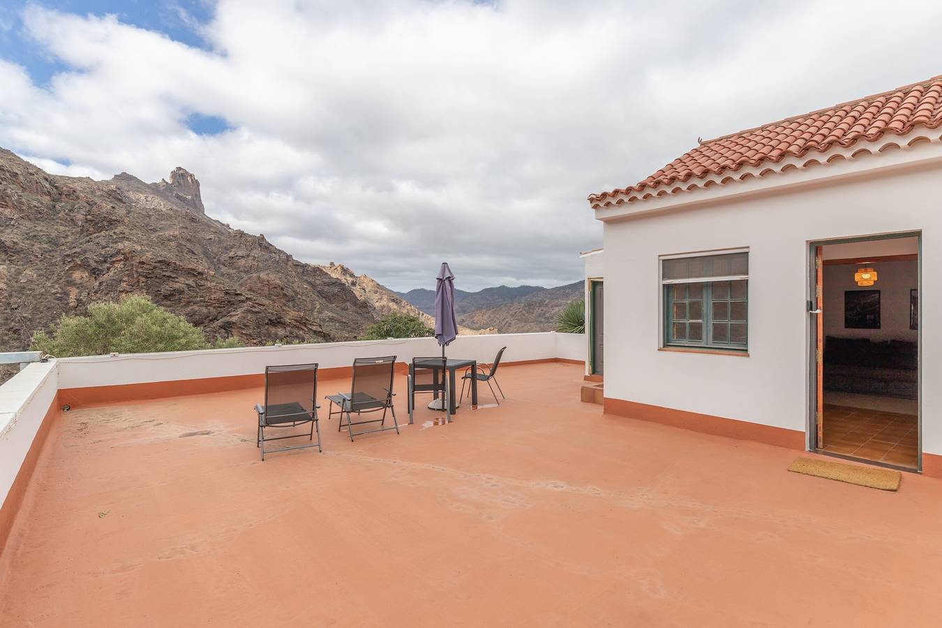 Entire apartment, Holiday Apartment 'Pico' with Shared Terrace, Garden, and Wi-Fi in Tejeda, North Gran Canaria