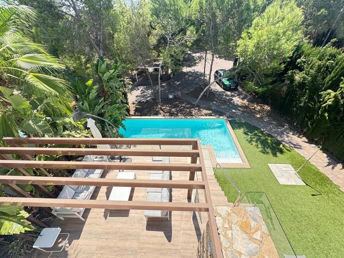 Casa rural para 8 personas, con vistas además de piscina y jardín en San Miguel de Salinas - 3