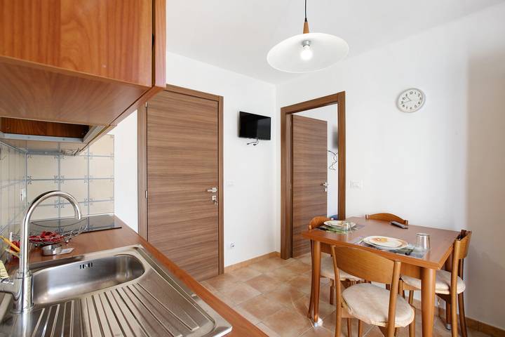 Appartamento intero, Appartamento "Maison Étoile - Sole" con vista sulle montagne, balcone e Wi-Fi in Aosta, Alpi Pennine