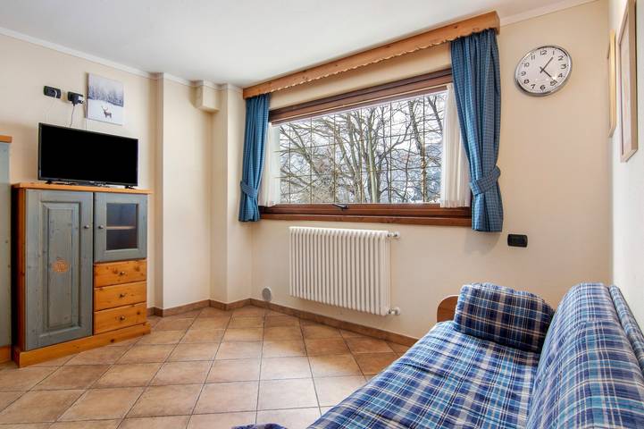 Hotel Apartamento "Residence Larice Bianco N3" com vista para a montanha, terraço partilhado e Wi-Fi in Fraciscio, Campodolcino