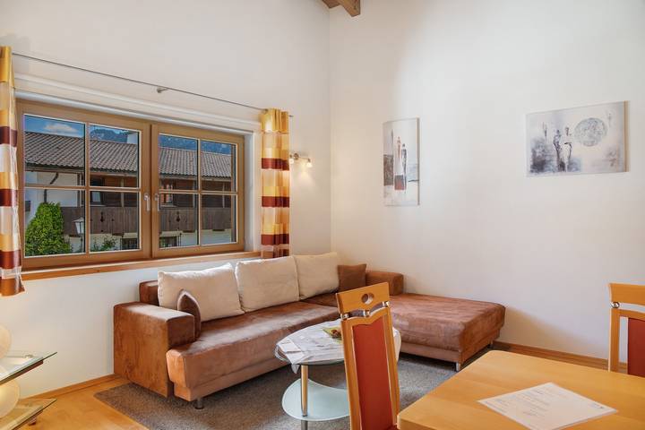 Ganze Wohnung, Ferienwohnung 'Gallist' mit Bergblick, Balkon und Wi-Fi in Oberammergau, Bayerische Alpen
