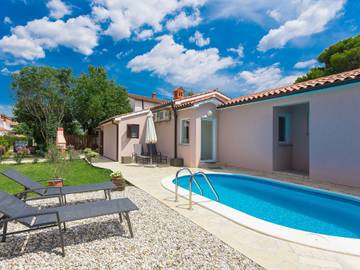 Ferienhaus für 6 Personen, mit Garten und Terrasse, mit Haustier in Pula