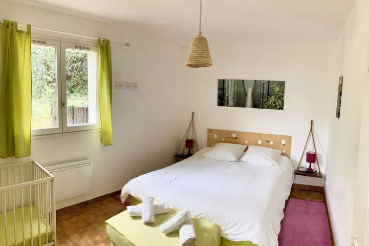 Location de vacances pour 7 personnes, avec terrasse et jardin à Aniane - 2