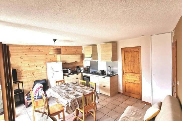 Gîte pour 6 personnes, avec vue et terrasse, animaux acceptés à Oz - 2