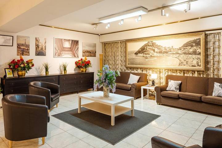 Hôtel pour 3 personnes, avec piscine et jardin, animaux acceptés